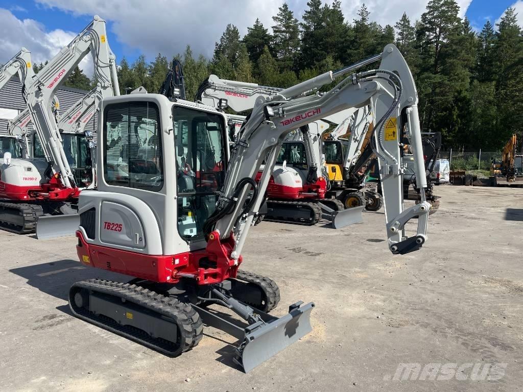 Takeuchi TB 225 Mini bagri <7t
