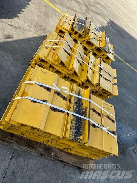 Komatsu d 85 plate Gosenice