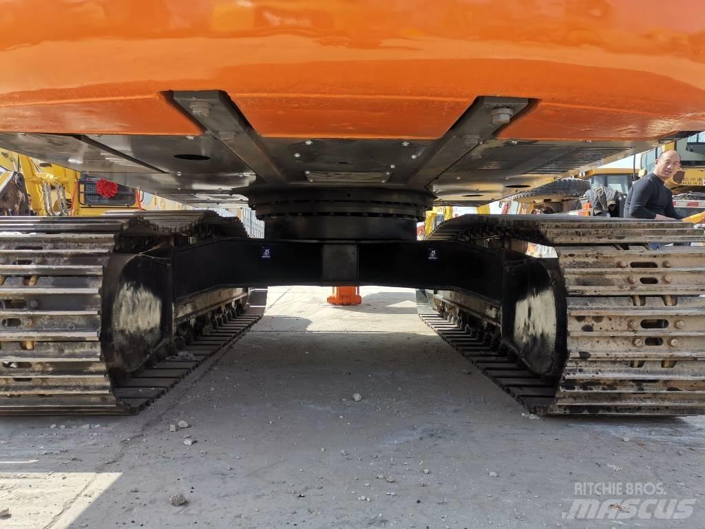 Hitachi ZX 200 Bagri goseničarji