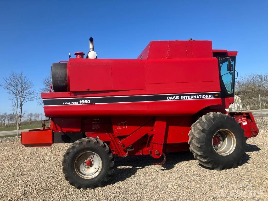 Case IH 1660 Kombajni