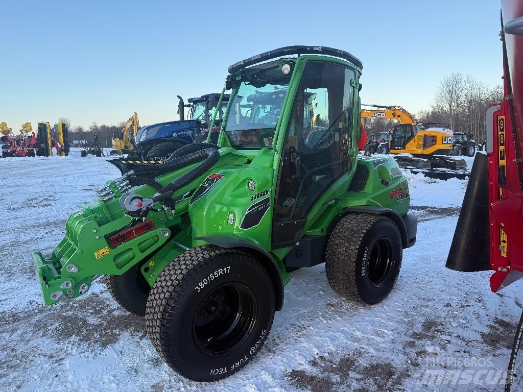 Avant 860 i Skid steer mini nakladalci