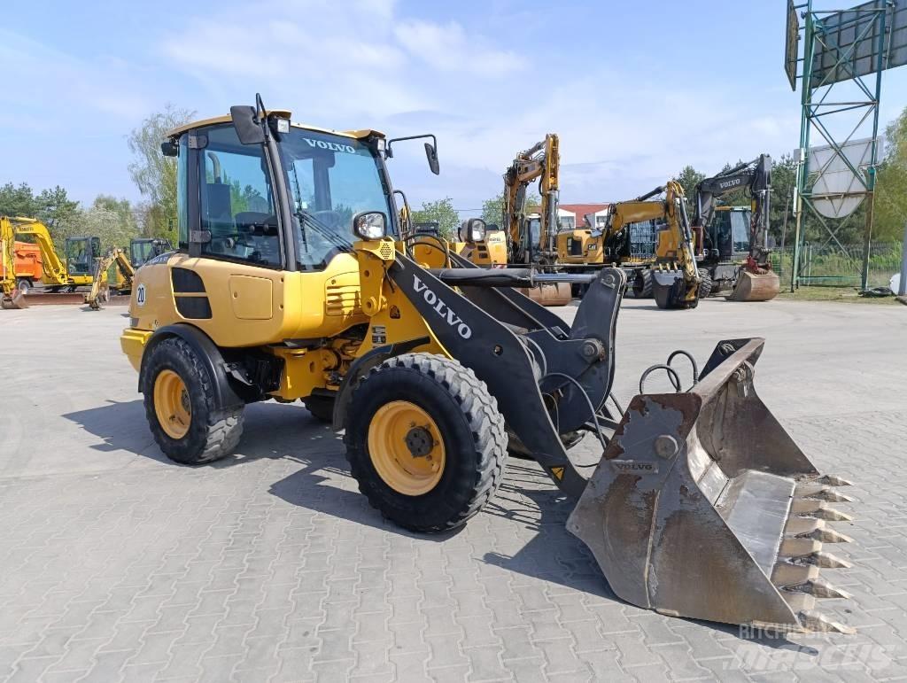 Volvo L 25 F Kolesni nakladalci