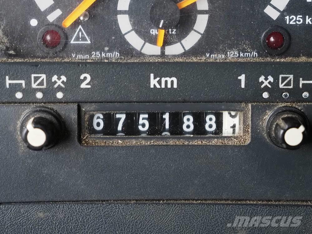 Scania 94 D 260 Tovornjaki s kesonom/platojem