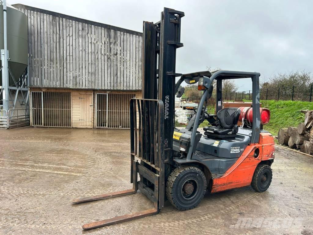 Toyota Tonero Plinski viličarji