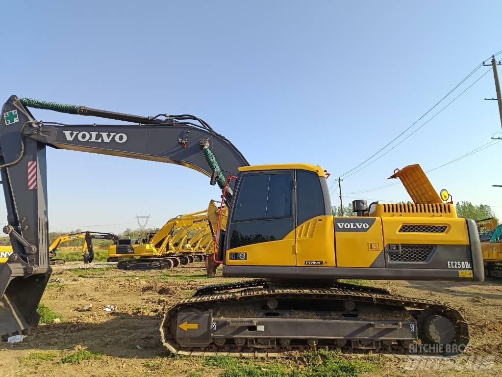Volvo EC 250 Bagri goseničarji
