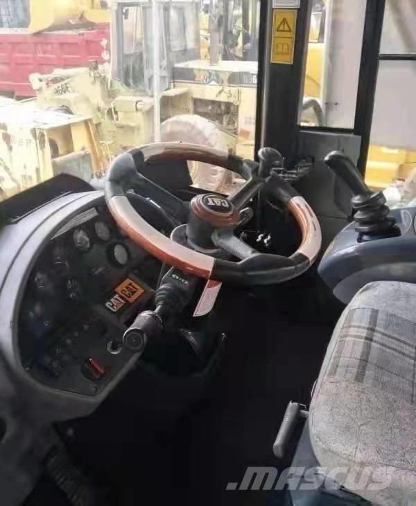 CAT 966 H Kolesni nakladalci