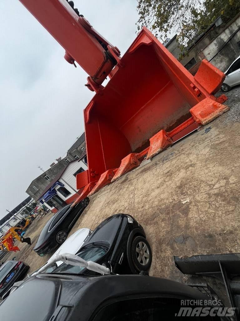 Hitachi ZX 70 Midi bagri 7t – 12t