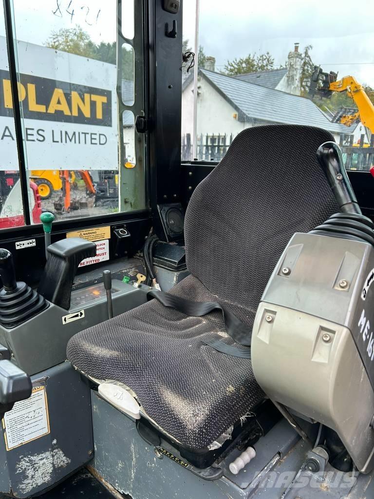 Takeuchi TB 23 R Mini bagri <7t