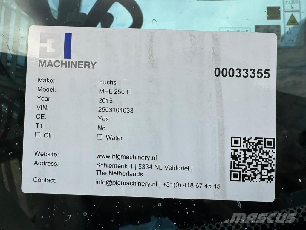 Fuchs MHL 250 Bagri za prekladanje primarnih/sekundarnih surovin