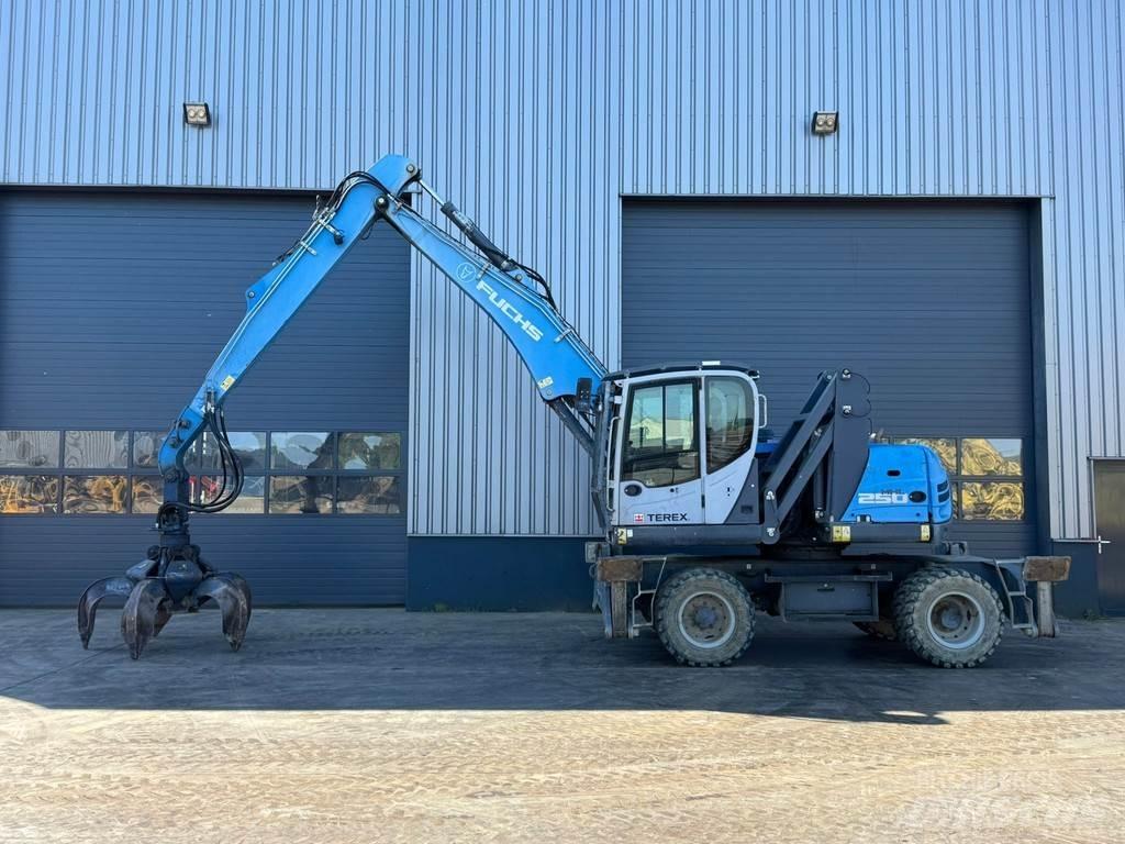 Fuchs MHL 250 E Bagri za prekladanje primarnih/sekundarnih surovin