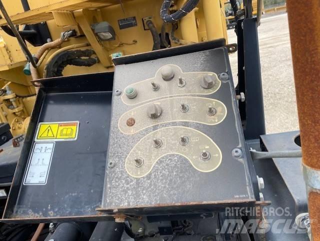CAT AP1055E Asfaltni finišerji