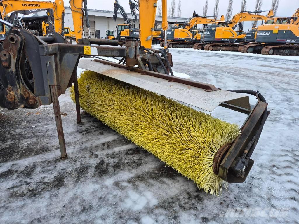 Salo 300 Avoharja Metle