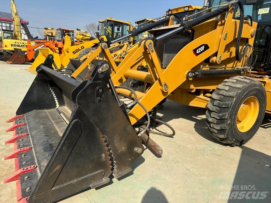 CAT 420 F ST Rovokopači