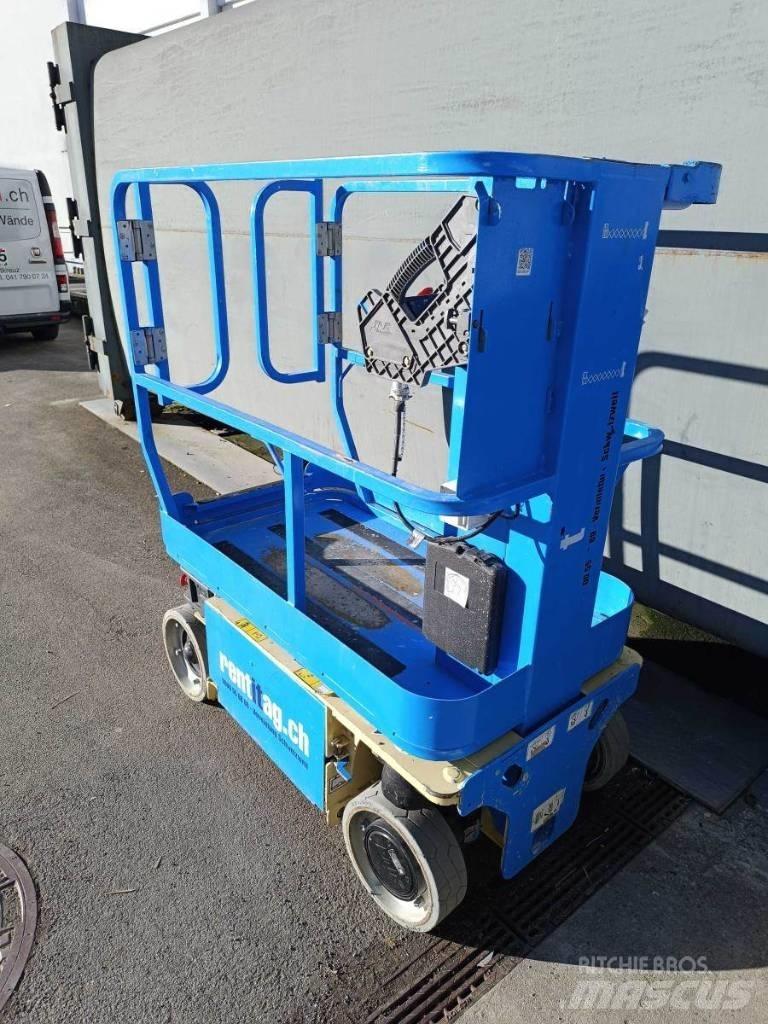 JLG 1230 ES Vertikalna dvigala