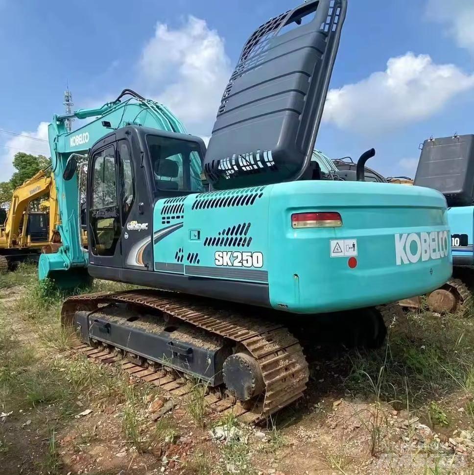 Kobelco SK 250 Bagri goseničarji