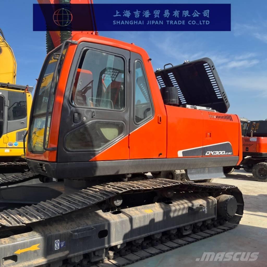 Doosan DX 300 Bagri goseničarji