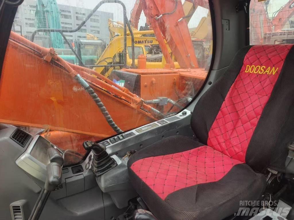 Doosan DX 140 Bagri goseničarji