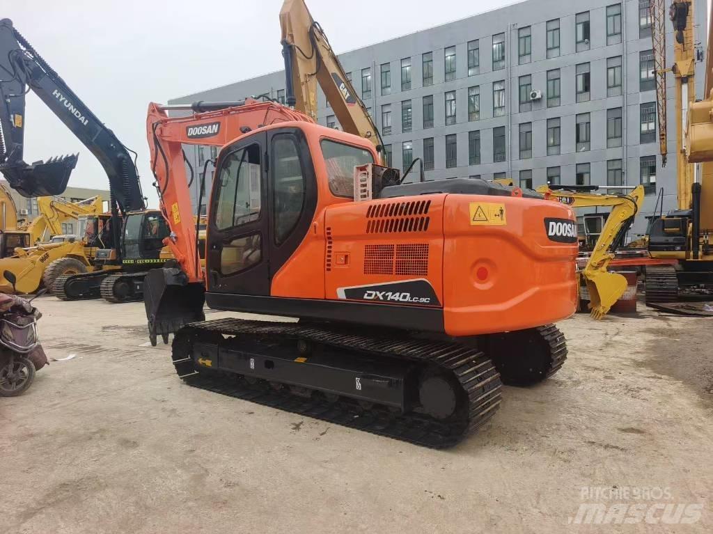 Doosan DX 140 Bagri goseničarji