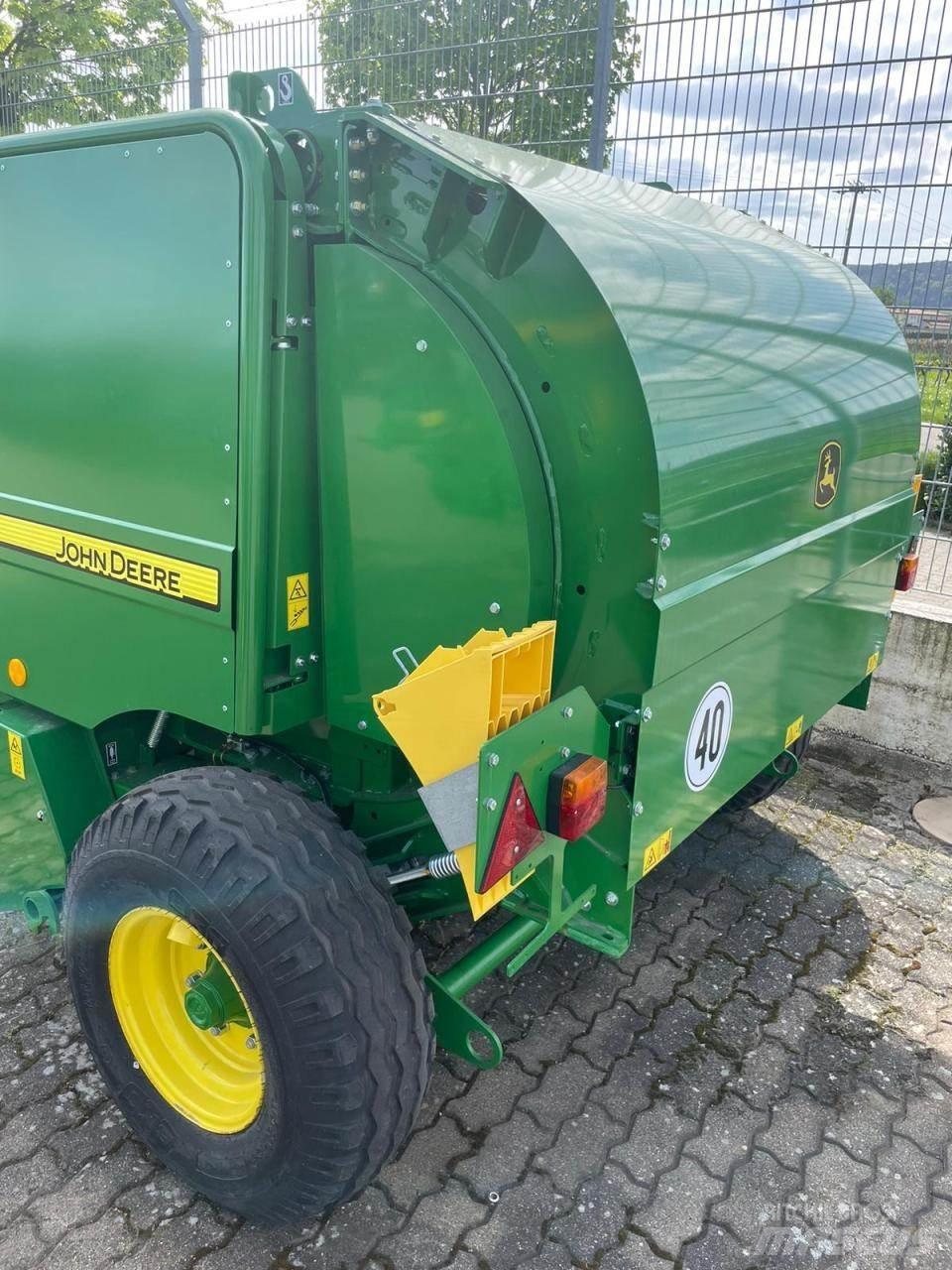 John Deere F440E Balirke (okrogle bale)