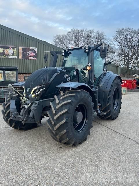 Valtra T 235 D Traktorji
