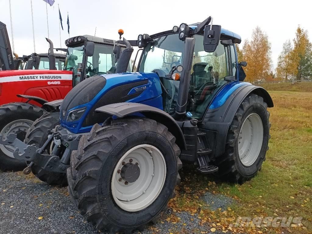 Valtra N174 E versu Traktorji
