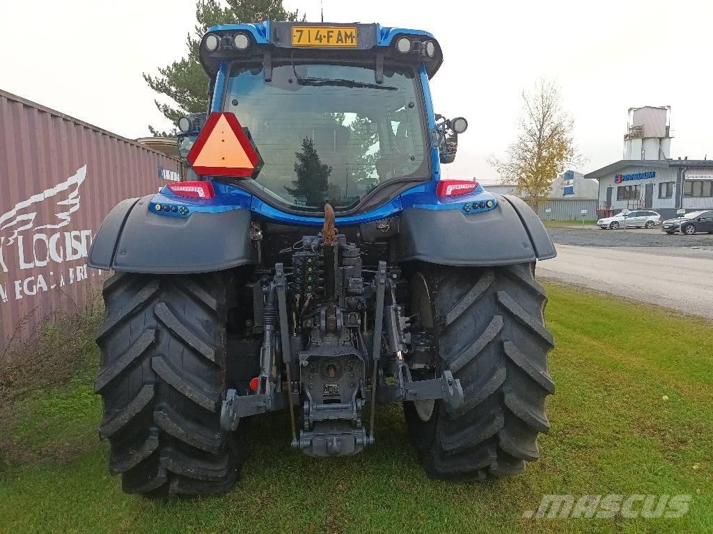 Valtra N174 E versu Traktorji