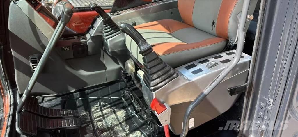 Doosan DX340 Bagri goseničarji