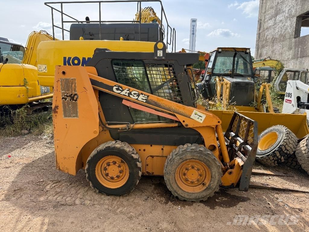 CASE 410 Skid steer mini nakladalci