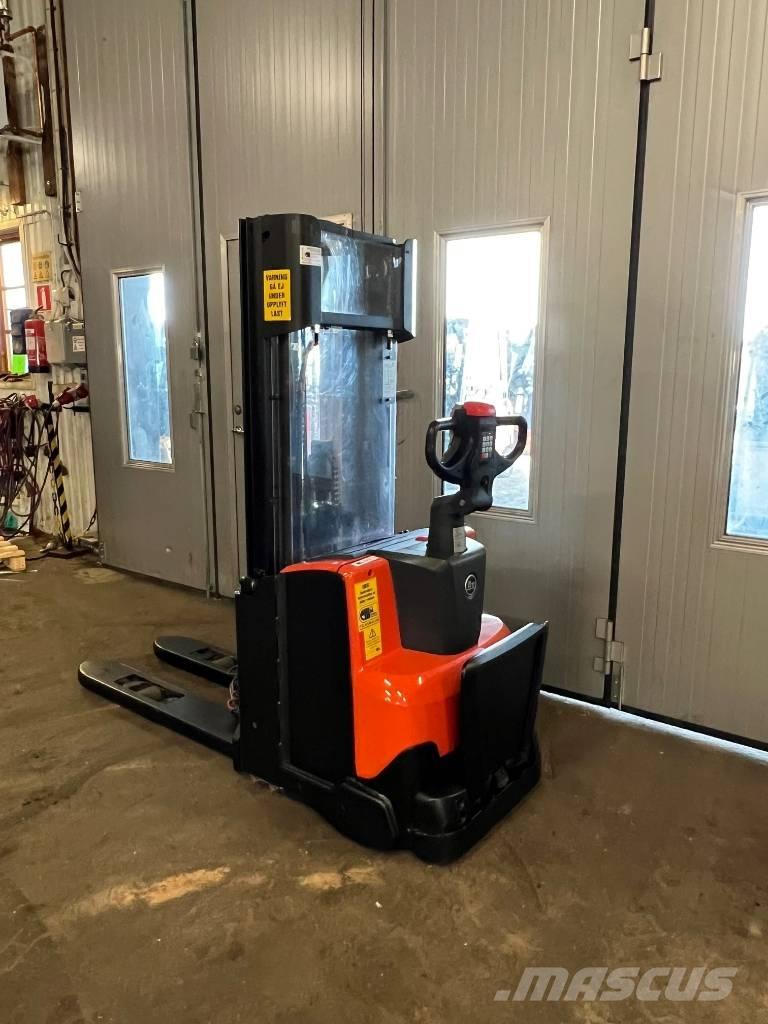 BT truck SWE 120 L Ročni električni viličar