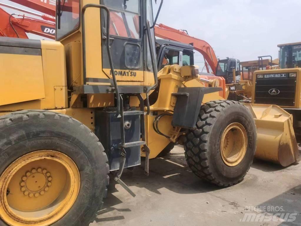 Komatsu WA 320 Kolesni nakladalci