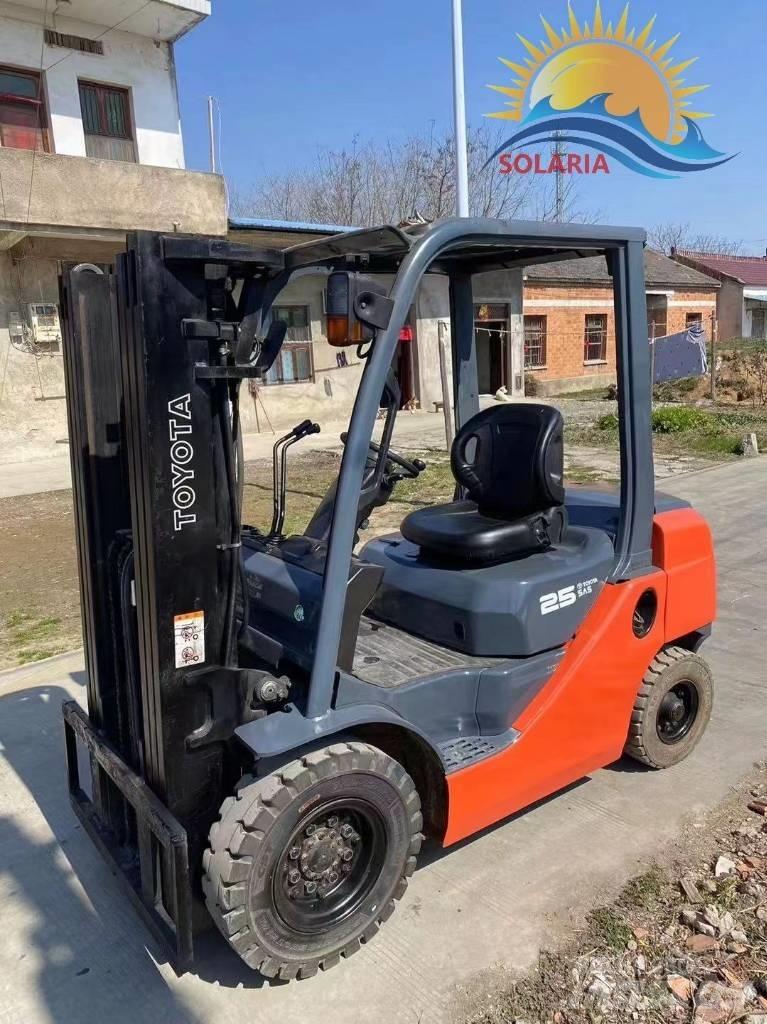 Toyota FD25 Dizelski viličarji