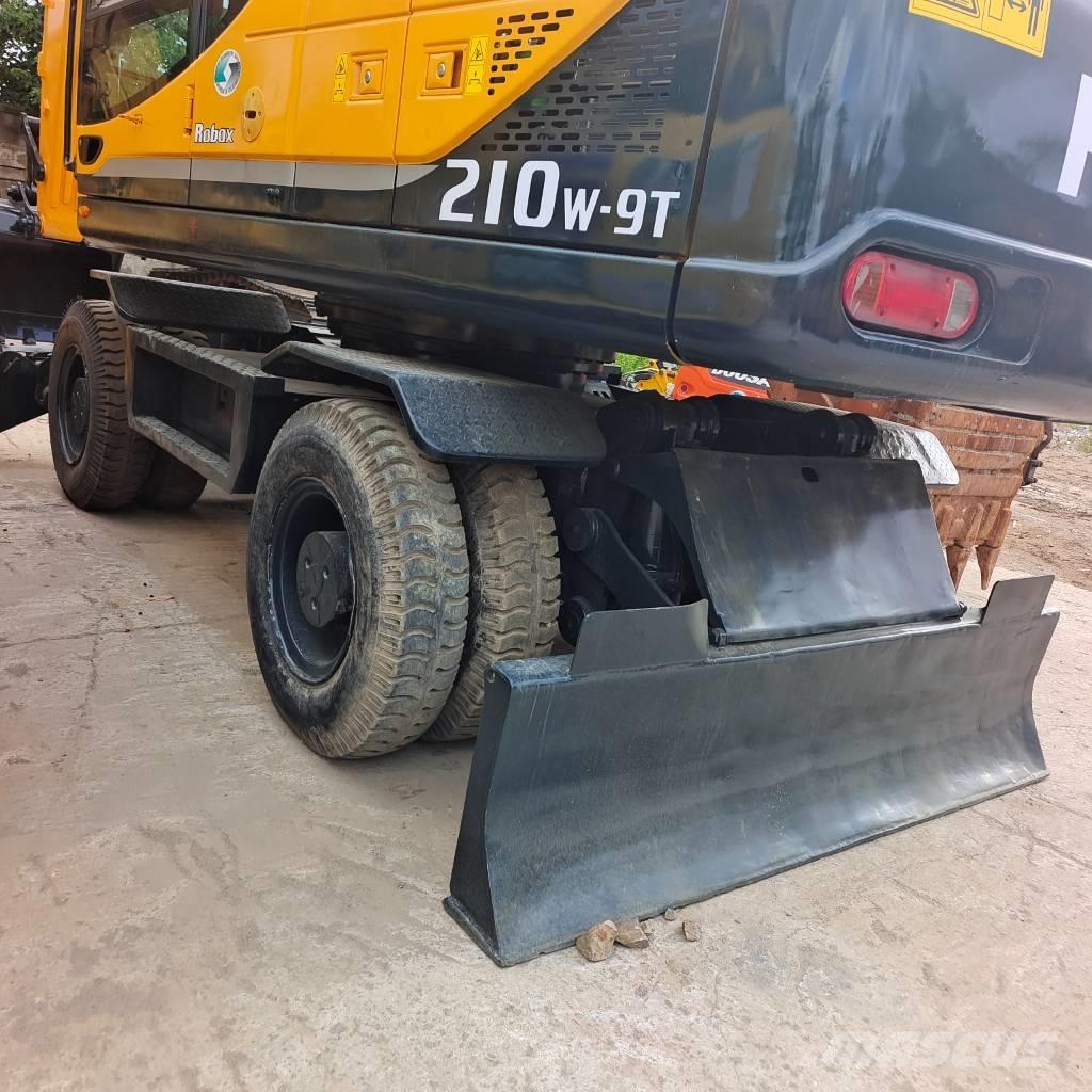 Hyundai 210W-9 Bagri na kolesih