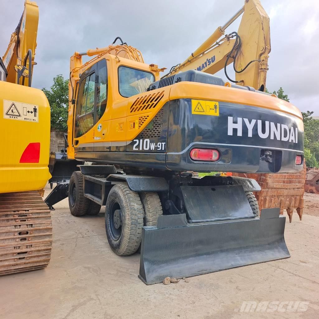 Hyundai 210W-9 Bagri na kolesih