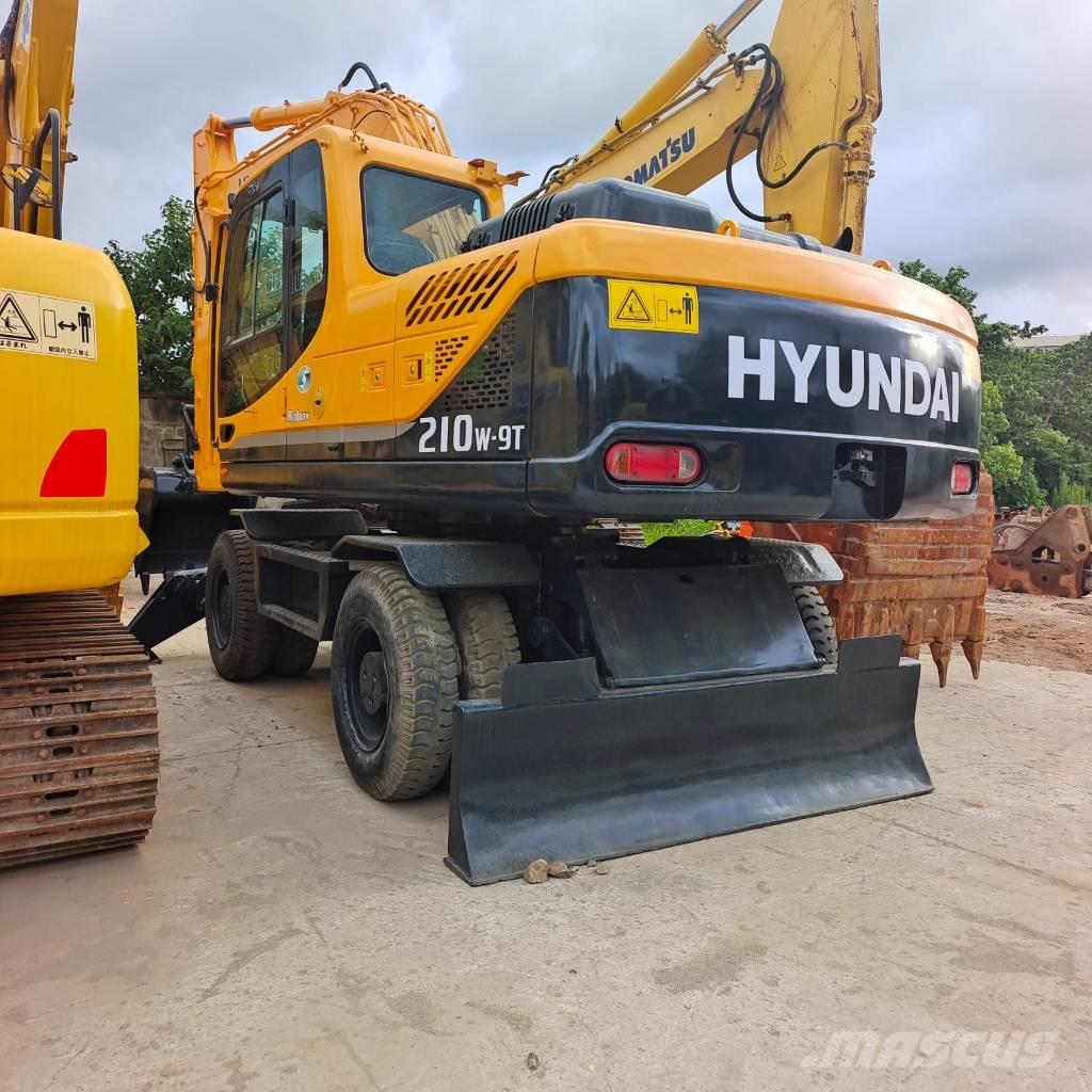 Hyundai 210W-9 Bagri na kolesih