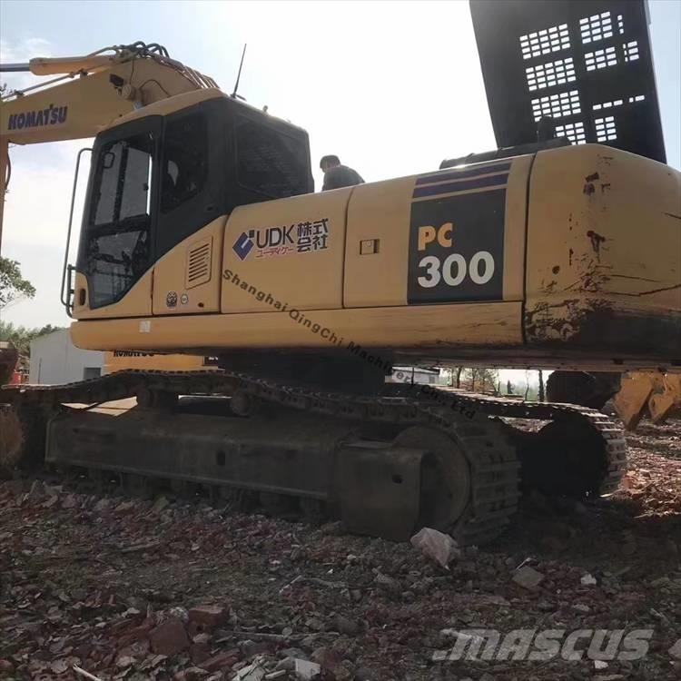 Komatsu 300 Bagri goseničarji