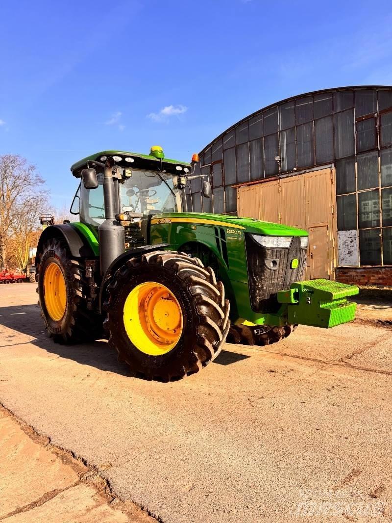 John Deere 8320 R Traktorji