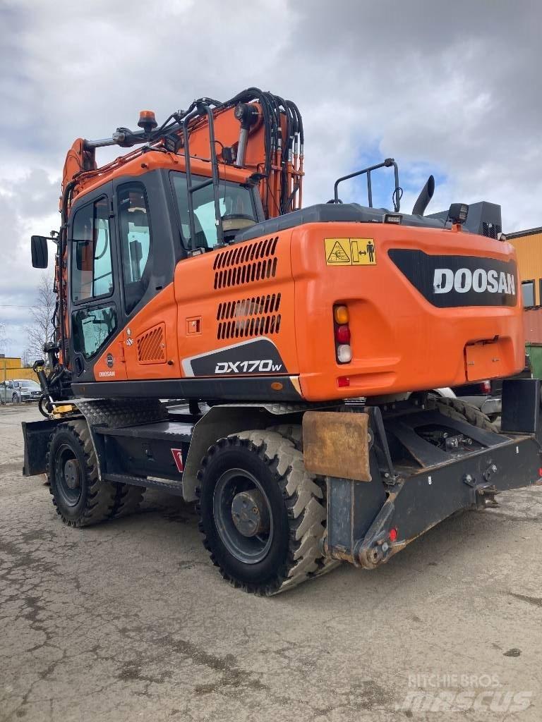 Doosan DX 170 W Bagri na kolesih