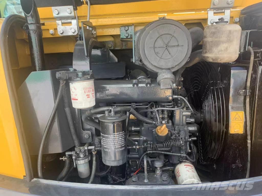 Komatsu 56 Bagri goseničarji