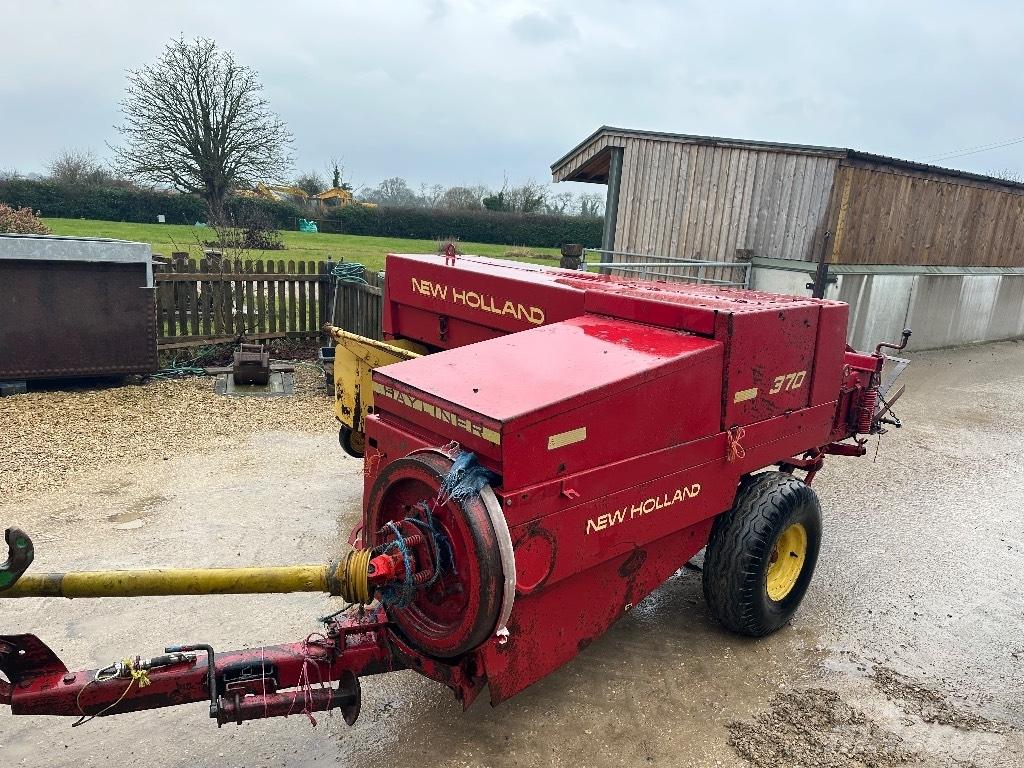 New Holland 370 Balirke (kvadratne bale)