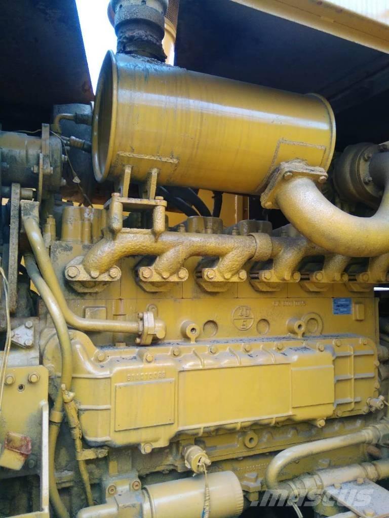 CAT 966 F Kolesni nakladalci