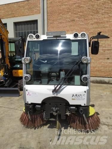 Bucher CC 2020 Cestni pometači