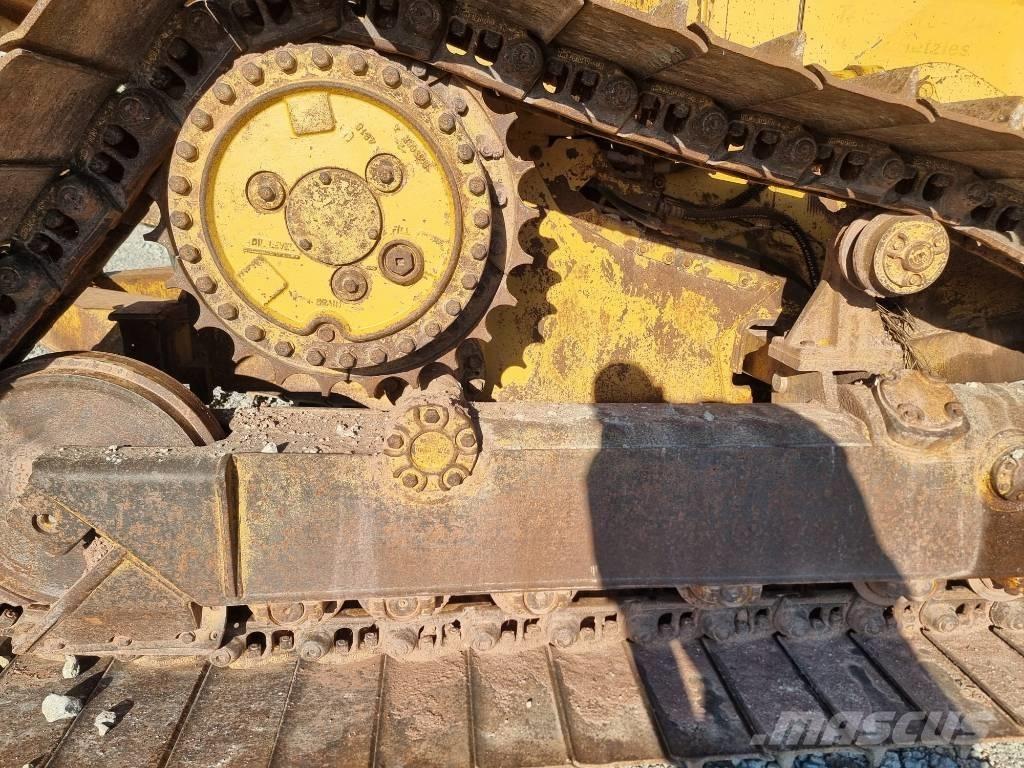 CAT D 4 H Buldožerji goseničarji