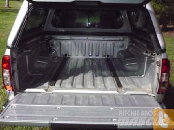 Nissan NAVARA ST-X Dostavna vozila / kombiji