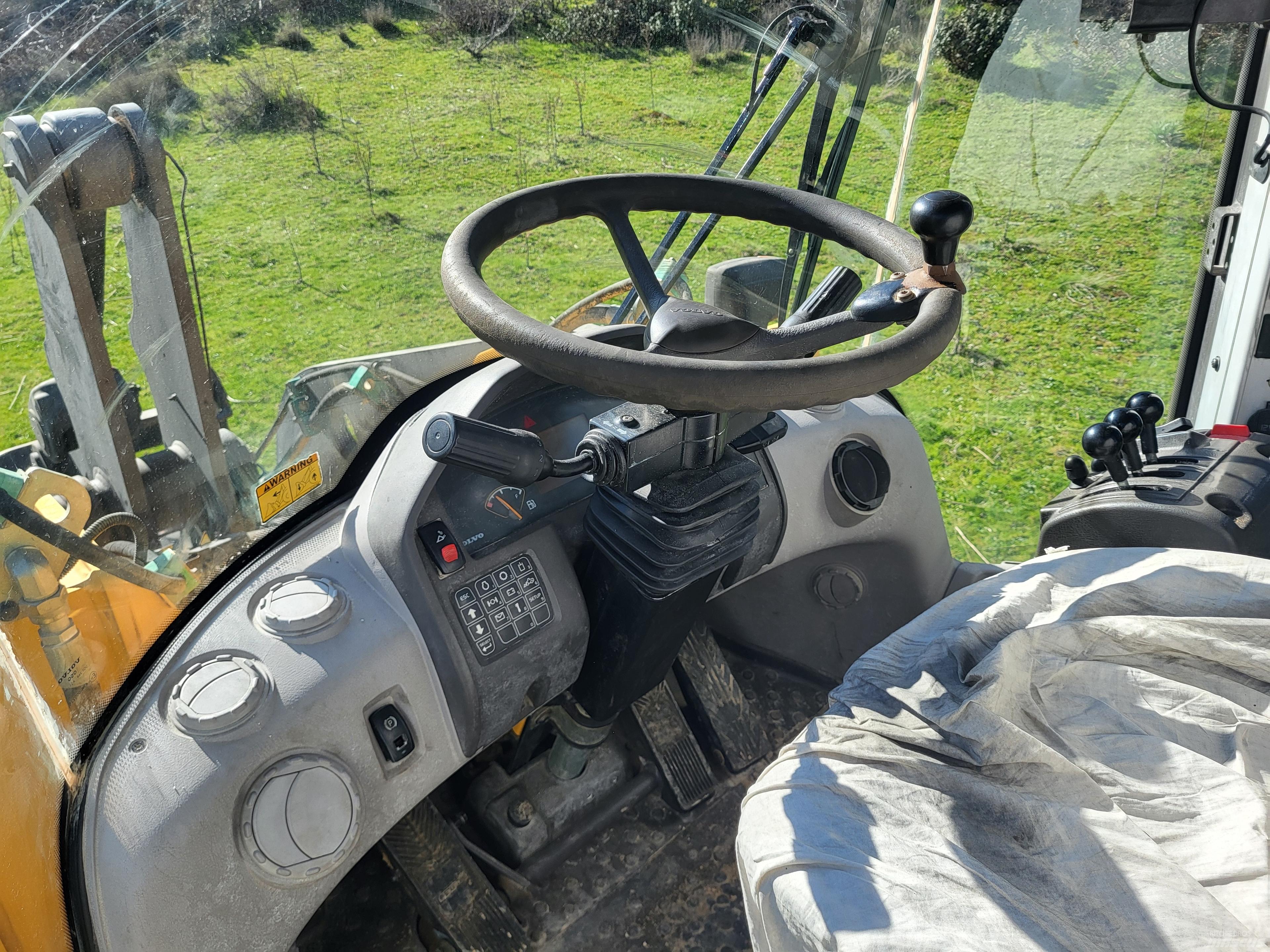 Volvo L90f Kolesni nakladalci
