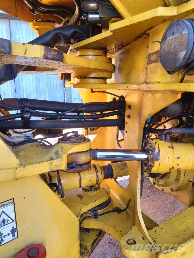 Volvo L 180 E Kolesni nakladalci