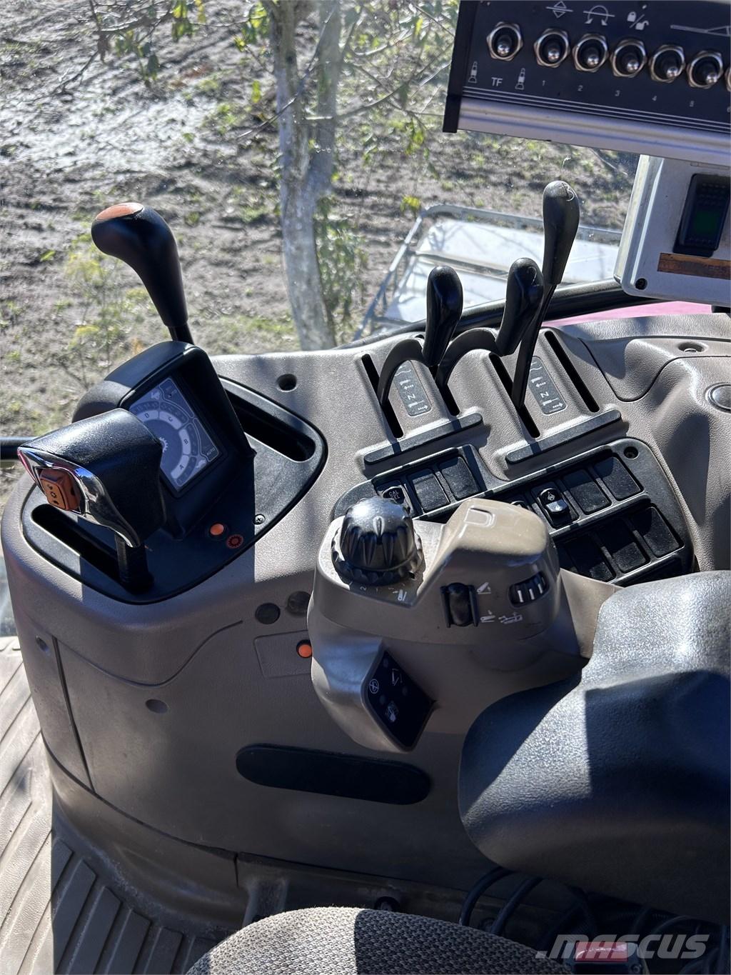 CASE Maxxum 125 Traktorji