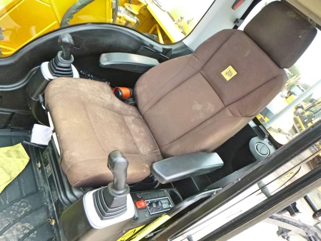 JCB JS 130 LC Bagri goseničarji