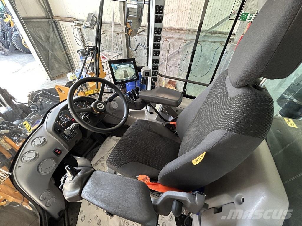 Volvo L120H Kolesni nakladalci