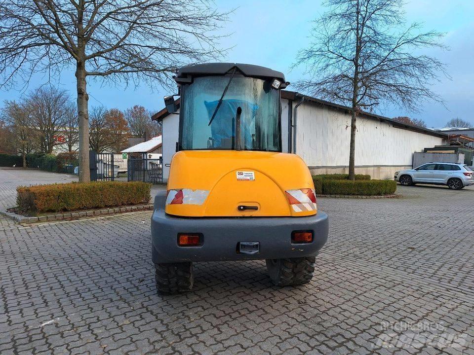 Terex Schaeff TL80 Kolesni nakladalci