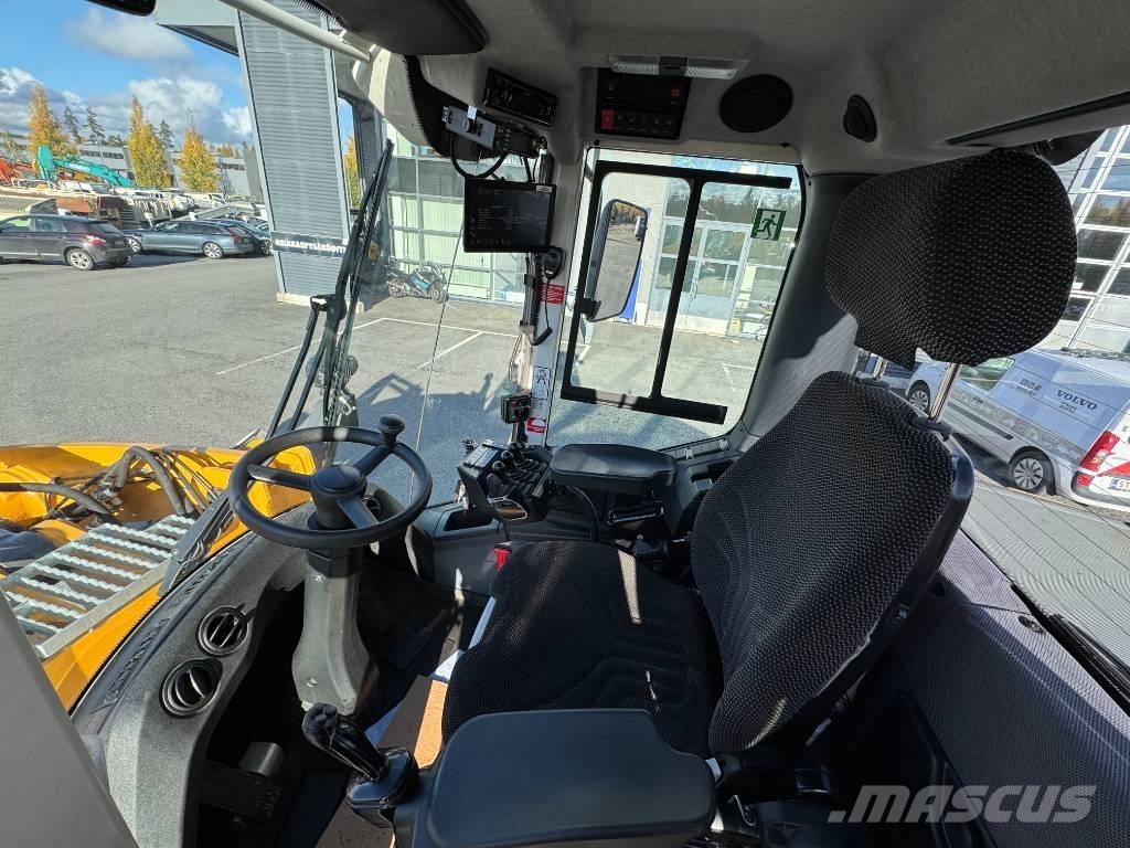 Liebherr L546 Kolesni nakladalci